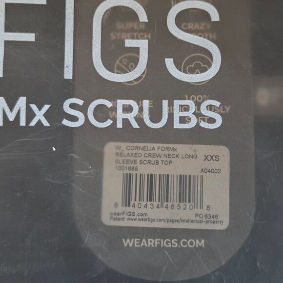 FIGS Cornelia FORMx Crewneck Scrub Top - Picture 2 of 4